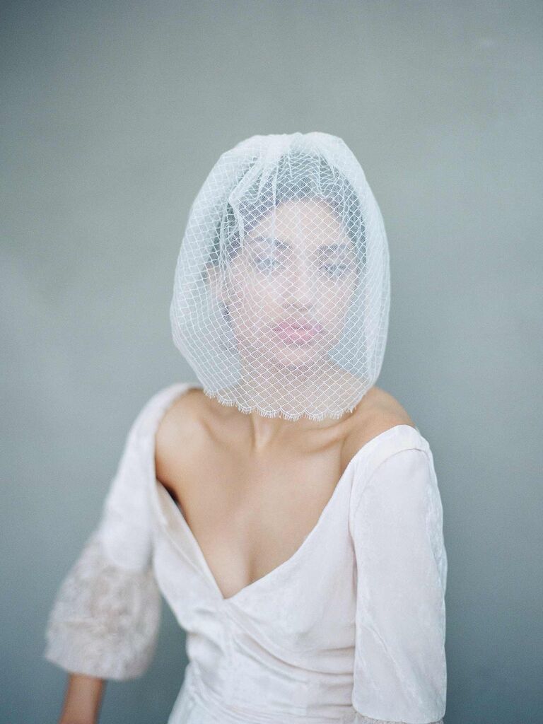 lace birdcage veil with scalloped edges