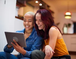 Couple RSVPing online