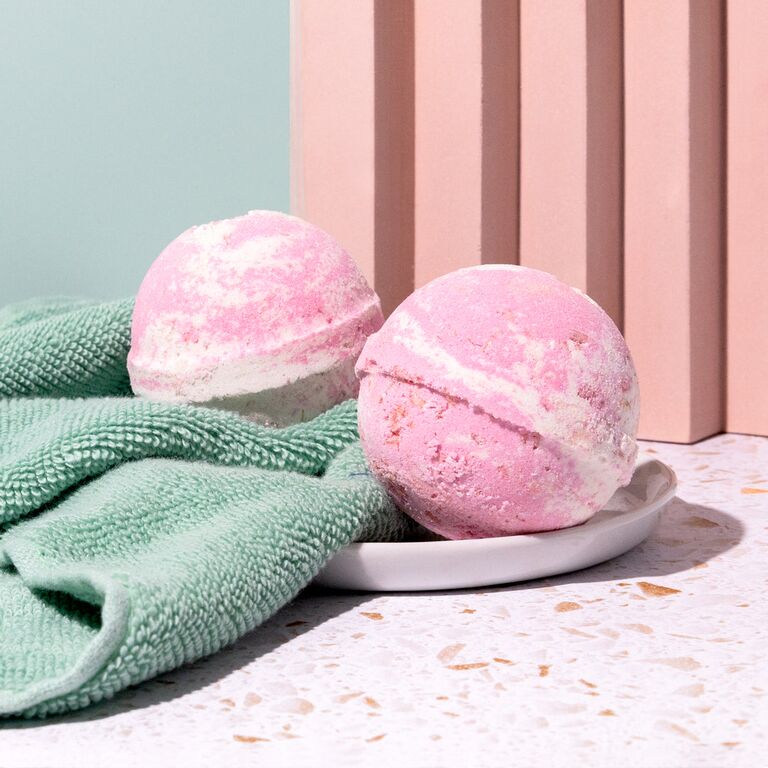 Bath bombs Valentine's gift