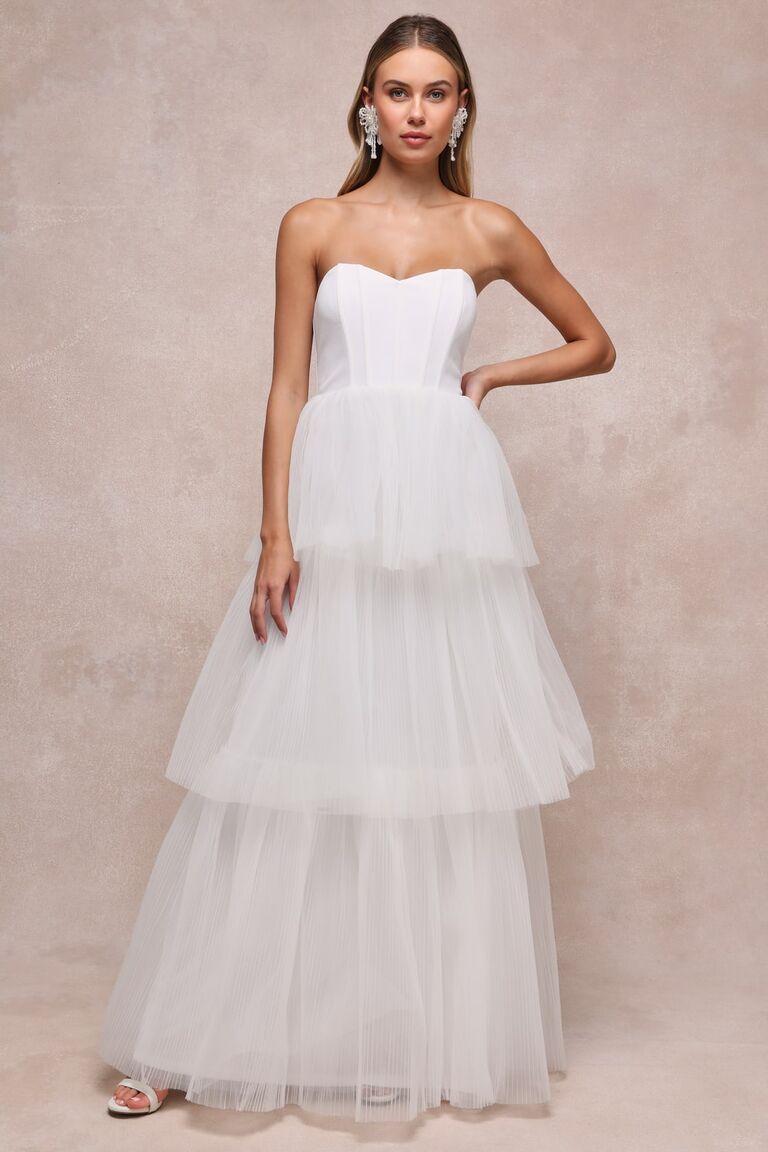 Lulus tulle tiered strapless wedding dress