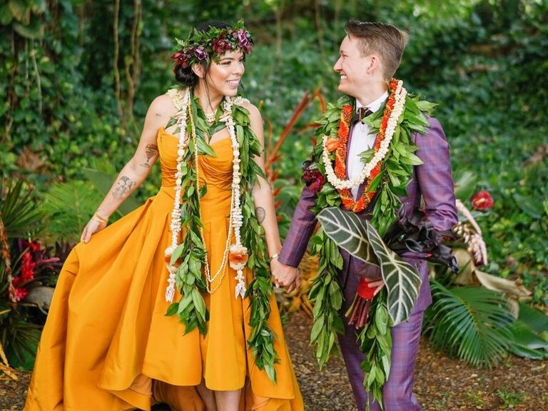 American wedding traditions: brides at Hawaiian wedding with leis