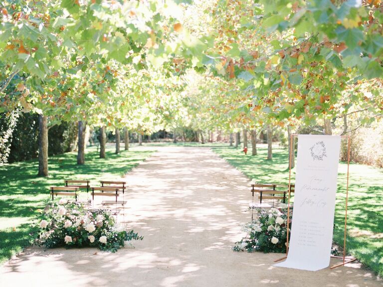Natural wedding theme idea 2023. 