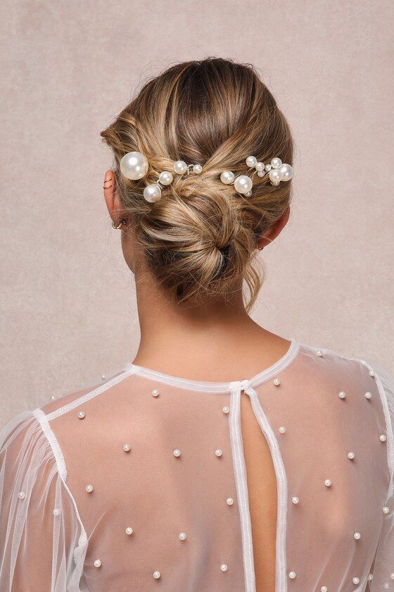 Pearl hair accessories 